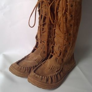 NWOT Ugg Australia Somaya Boot sz 5